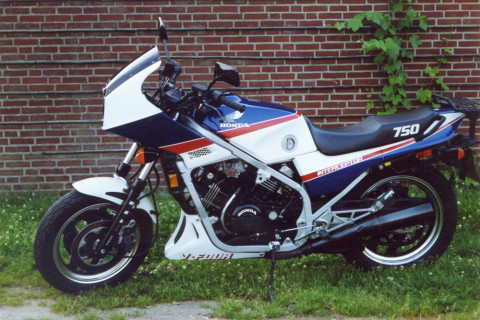 Honda VF 750F Interceptor